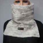  Cache-cou alpaga FALA / foulard feutré en alpaga naturel : couleur blanc gris