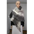Châle alpaga / grand foulard triangulaire pour femme - alpaga naturel feutré - gris multi tons